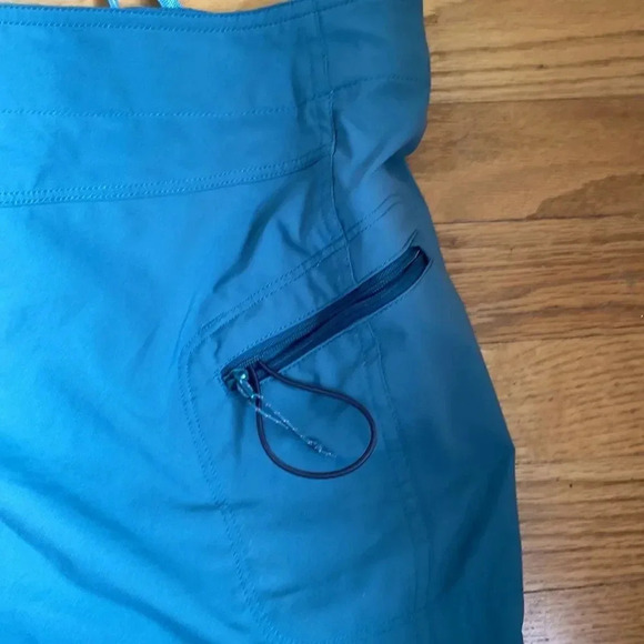 Patagonia sz 6 teal shorts with zip pocket cinch tie excellent used condition - Picture 4 of 8